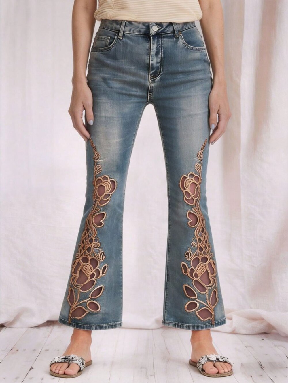 Blue Elegant Women's Flared Jeans - Picture 2 of 8